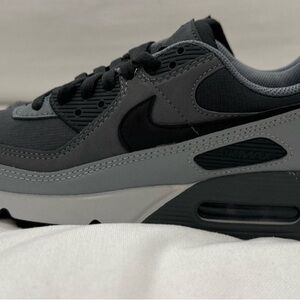 NEW Nike Air Max 90 Men's Shoes size 8